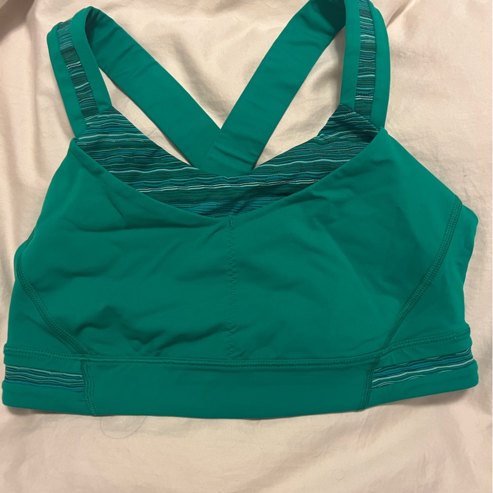 Lululemon sports bra size 6